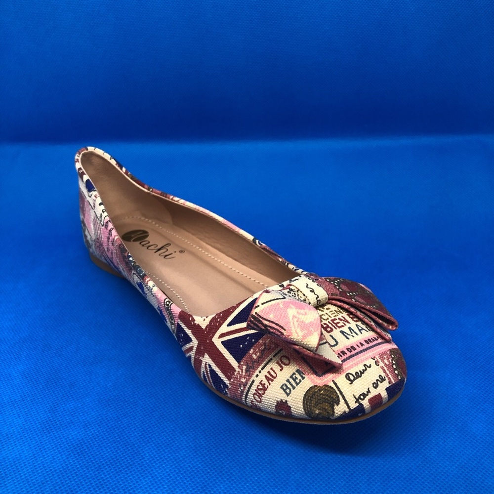 ModCloth England Newsprint Flats